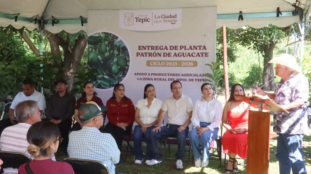 Productores de Tepic reciben 8 mil 500 plantas para fortalecer la actividad agrícola