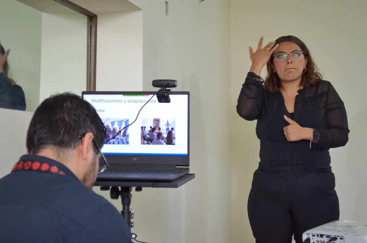Edomex opens free virtual course on Mexican Sign Language to promote inclusion