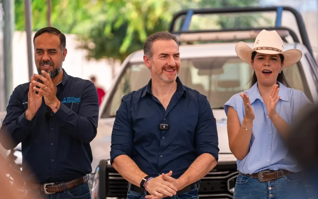 Monterrey entrega patrullas y vehículos de Protección Civil a cinco municipios rurales de Nuevo León