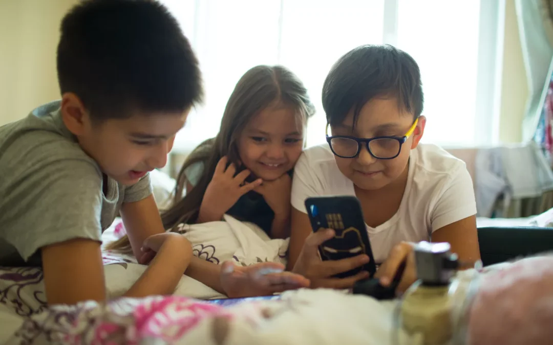 El debate sobre el uso de dispositivos digitales y el acceso a redes sociales debe ir más allá de prohibir celulares en escuelas: Mario Delgado