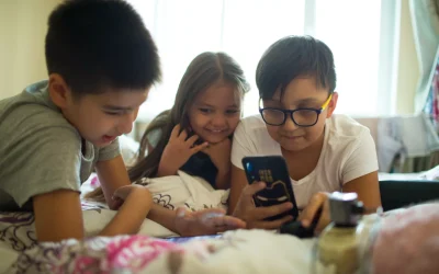 El debate sobre el uso de dispositivos digitales y el acceso a redes sociales debe ir más allá de prohibir celulares en escuelas: Mario Delgado