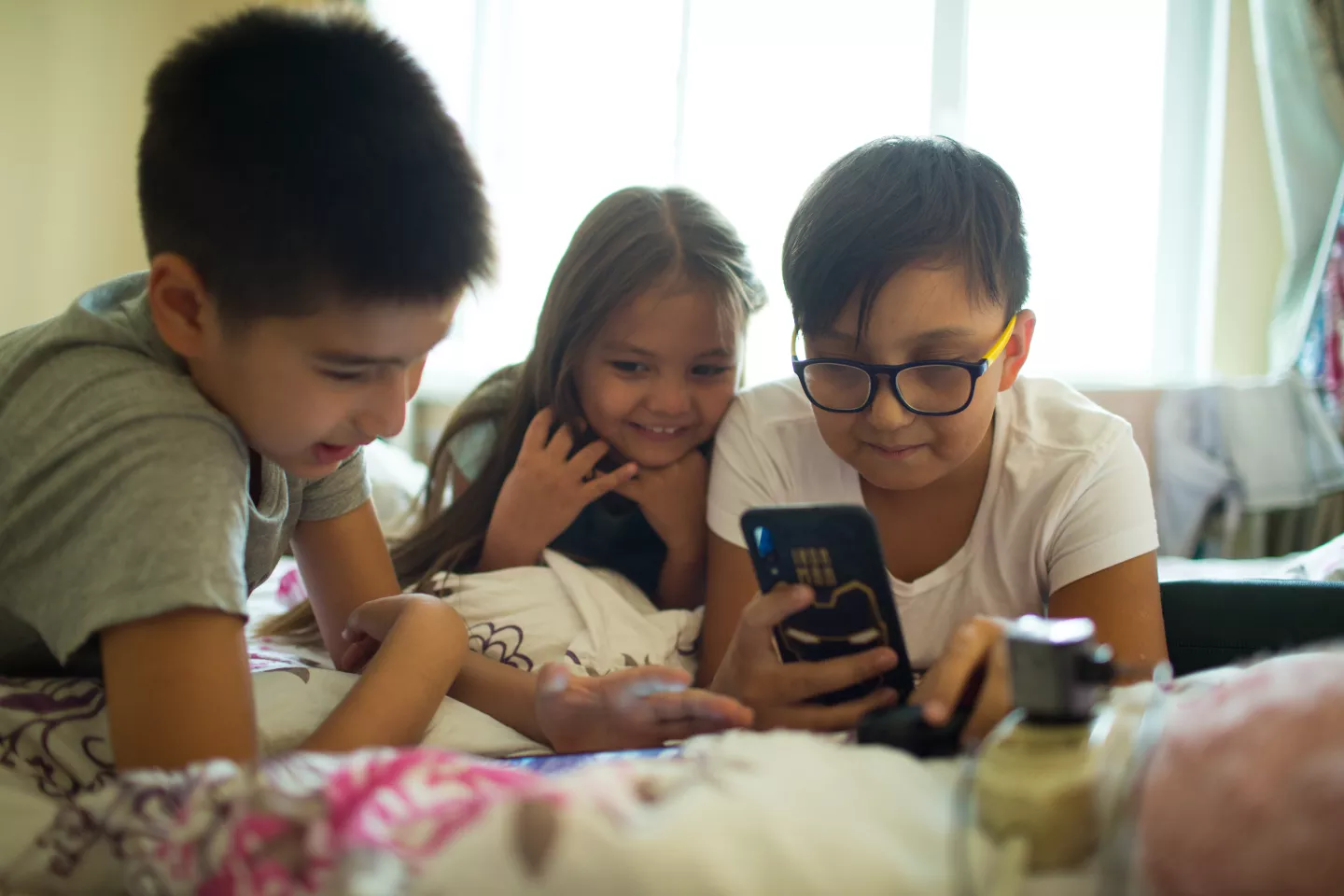 El debate sobre el uso de dispositivos digitales y el acceso a redes sociales debe ir más allá de prohibir celulares en escuelas: Mario Delgado