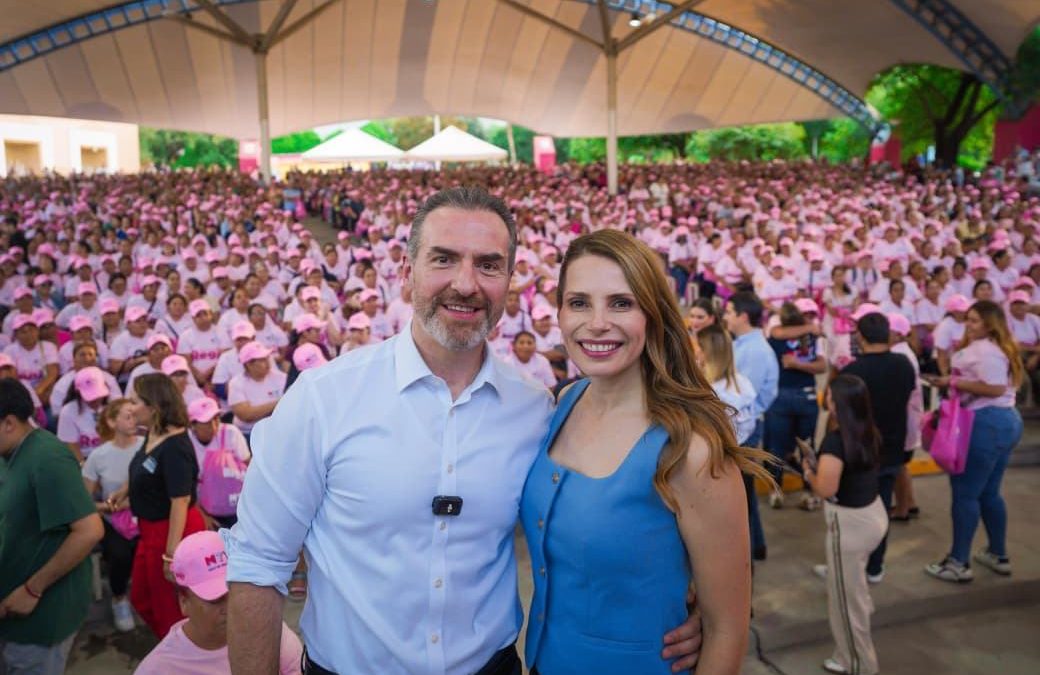 Con tarjeta Regia Plus Monterrey impulsa a 2 mil 500 mujeres