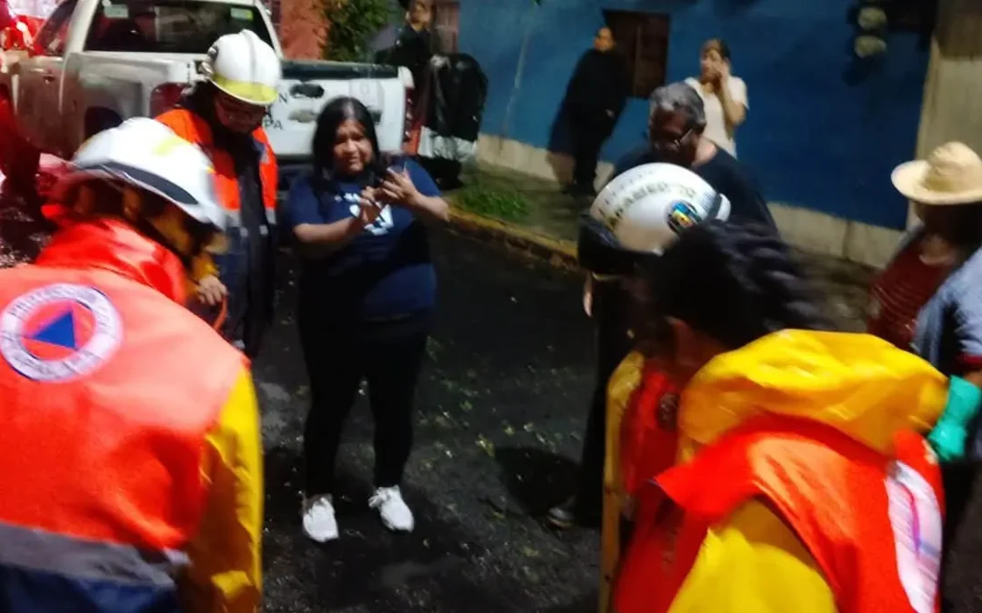 Protección Civil y Servicios Urbanos atienden afectaciones por granizada en Iztapalapa