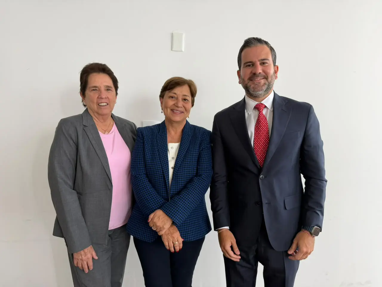 Se reúnen autoridades de Nuevo León, SEMARNAT y UNAM para revisar elementos técnicos del inventario de emisiones
