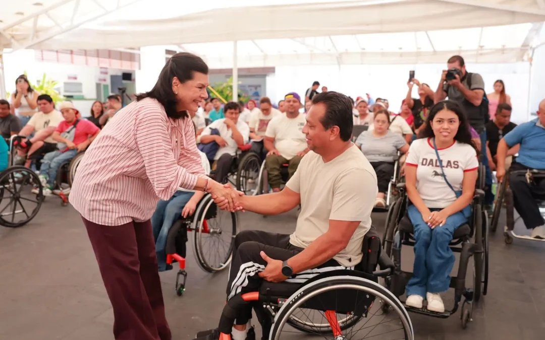 Centro Tabasco fortalece autonomía de personas con discapacidad con sillas de ruedas a la medida