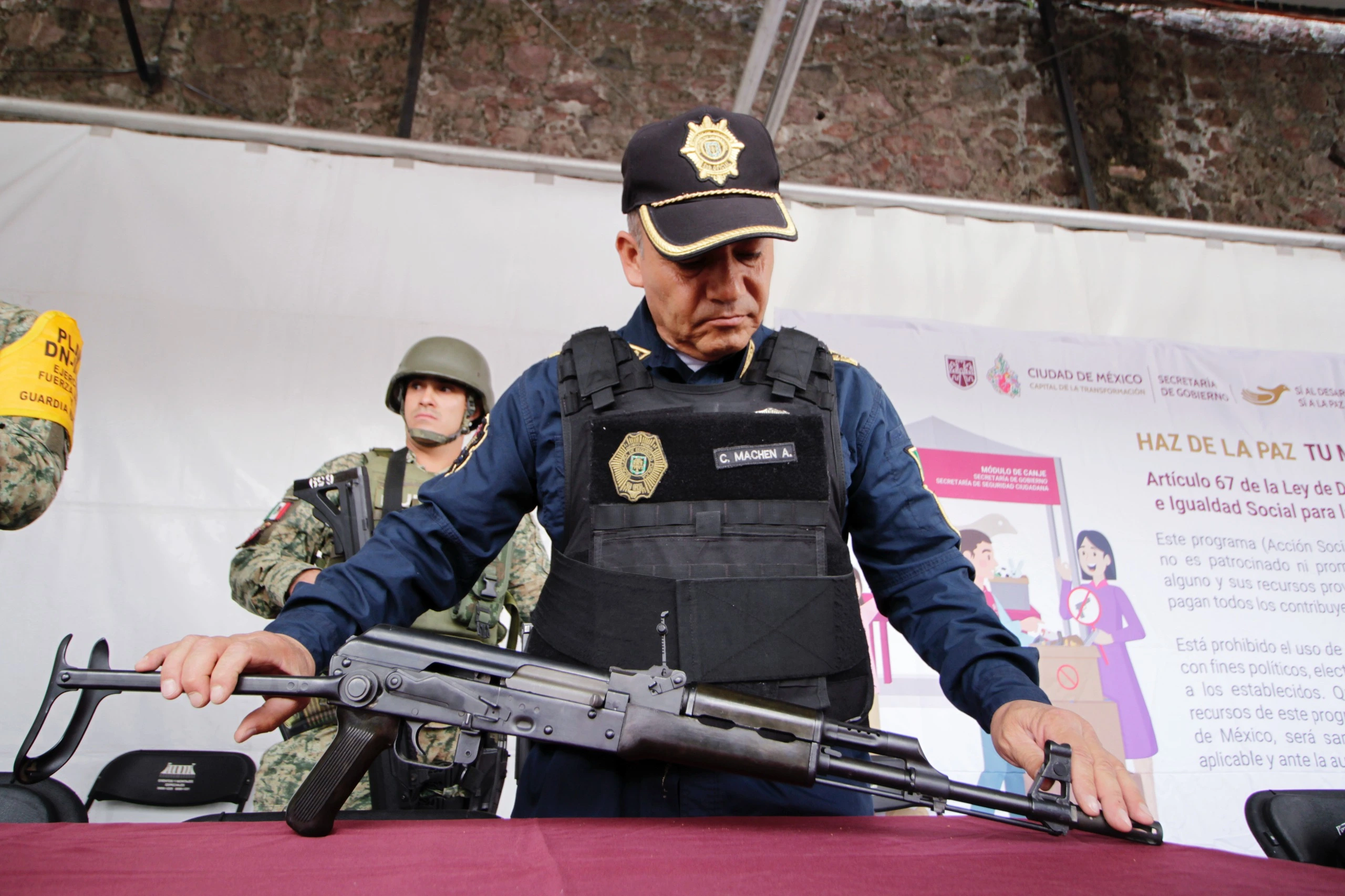Por una Ciudad más Segura: entregan en CDMX armas y cartuchos en módulos de «Sí Al Desarme, Sí A La Paz»
