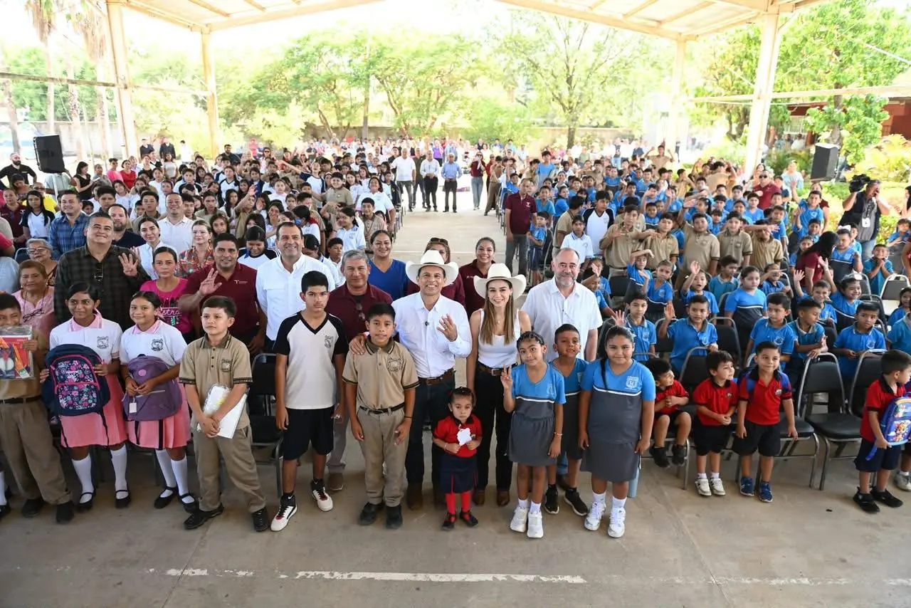 “Pasos por la Educación” lleva kits escolares a estudiantes rurales de Ciudad Victoria