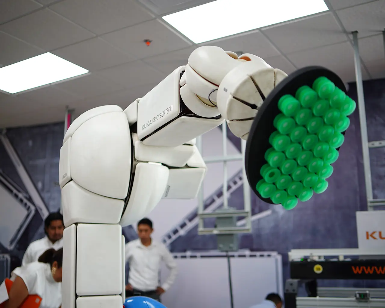 Inaugura Kuka Robotics, en Nuevo León, su primer Centro de Innovación y Desarrollo Tecnológico de México